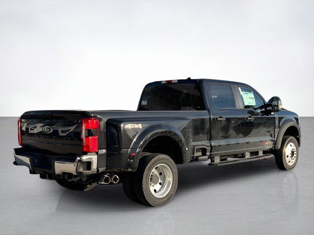 2026 Ford F-450 photo 3