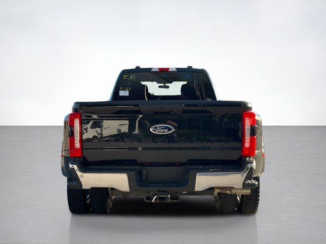 2026 Ford F-450 photo 4