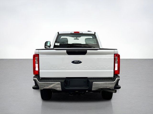 2026 Ford F-250 photo 4