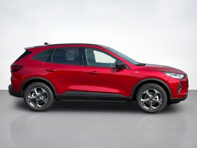 2025 Ford Escape ST-Line photo 2