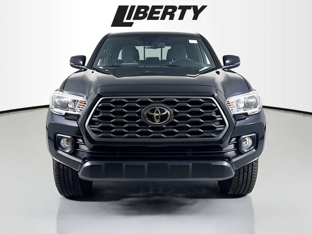 2020 Toyota Tacoma TRD Off-Road photo 2