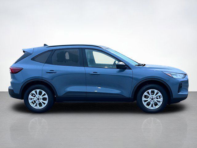 2025 Ford Escape Active photo 2