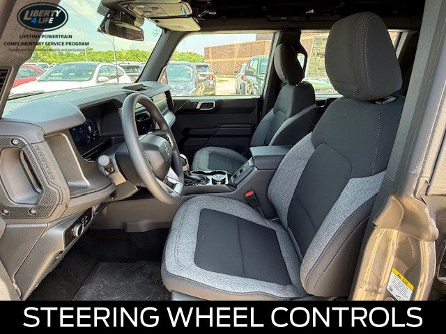 2025 Ford Bronco 4-Door Base - Photo 13