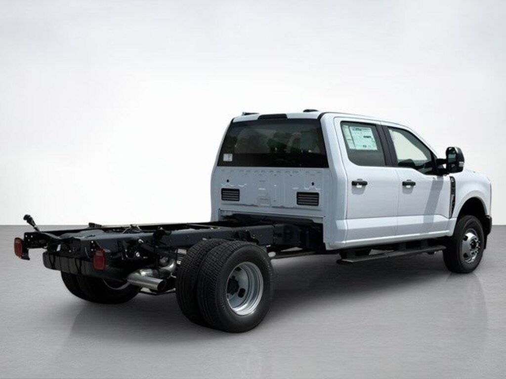 New 2026 Ford F-350SD XL Chassis