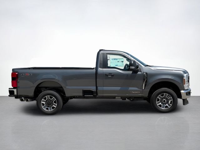 2025 Ford F-350 photo 2
