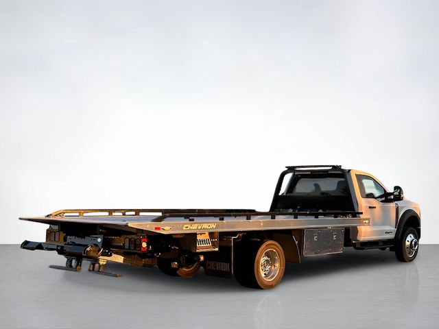 2024 Ford F-550 photo 3