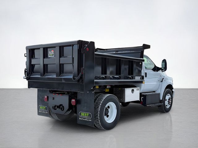 2025 Ford F-750 photo 3