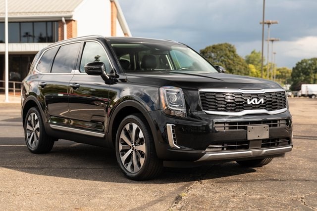 Used 2022 Kia Telluride S with VIN 5XYP6DHCXNG199143 for sale in Canton, OH