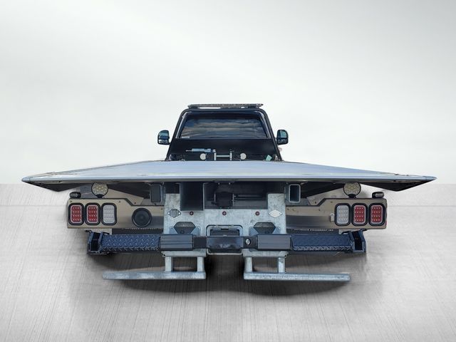 2023 Ford F-550 photo 3