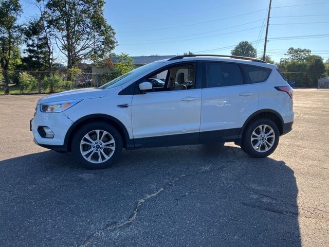Used 2018 Ford Escape SE with VIN 1FMCU9G98JUC20907 for sale in Canton, OH