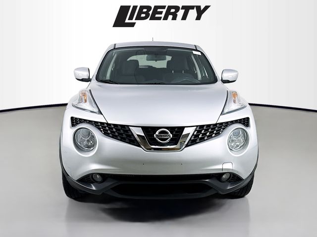 2016 Nissan Juke SV photo 2
