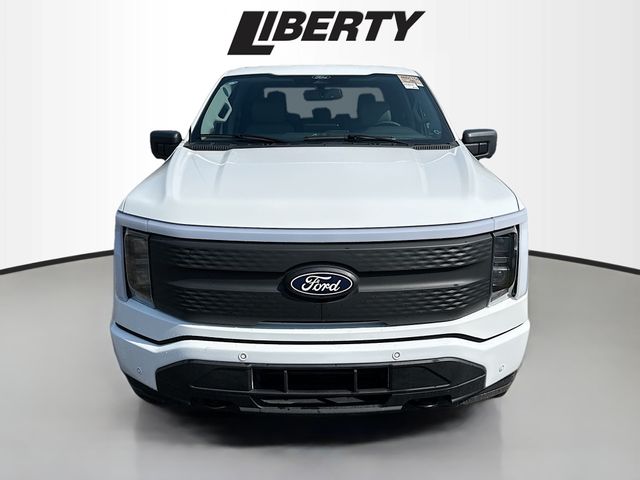 2025 Ford F-150 Lightning photo 2