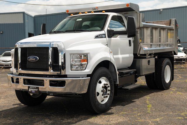 2024 Ford F-650 photo 4