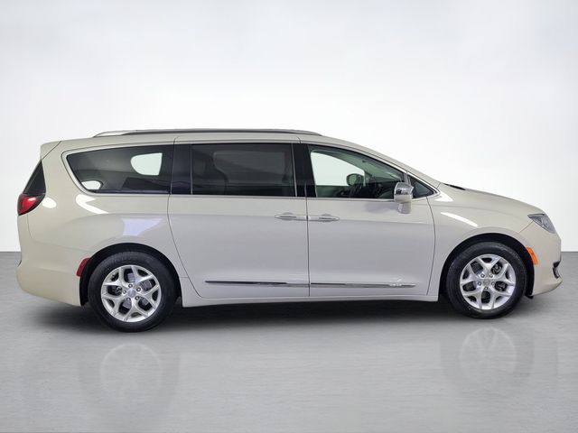 Used 2020 Chrysler Pacifica Limited with VIN 2C4RC1GG2LR175819 for sale in Canton, OH