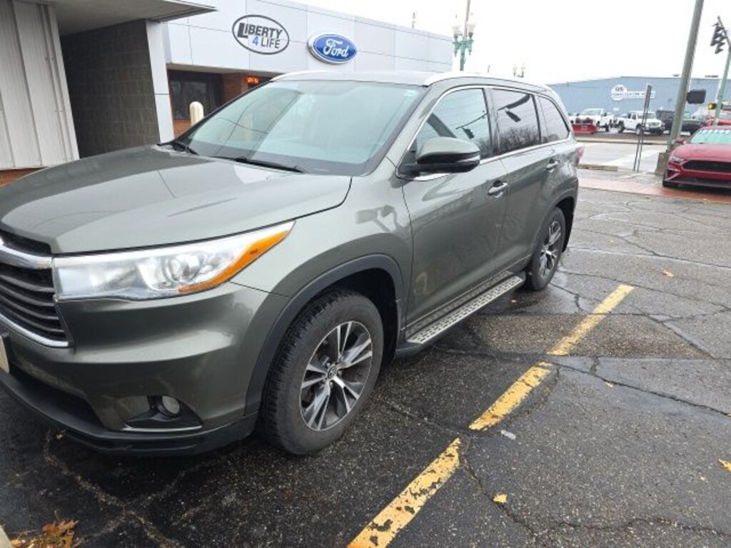 Used 2016 Toyota Highlander XLE V6 SUV