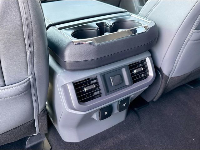 2025 Ford F-150 Lightning Flash - Photo 28