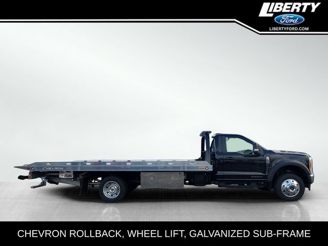 2023 Ford F-550 Super Duty Chassis Cab XLT's photo