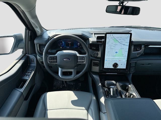 2025 Ford F-150 Lightning Flash - Photo 25