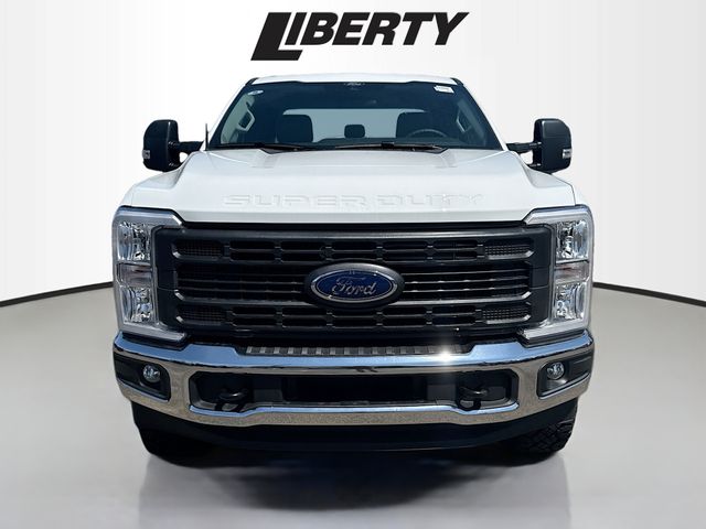 2025 Ford F-250 photo 2
