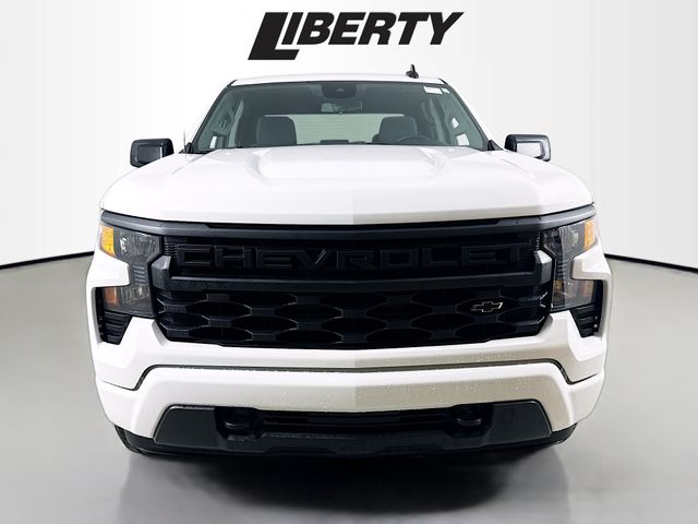 2022 Chevrolet Silverado 1500 Custom photo 2
