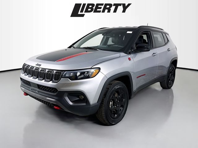 2023 Jeep Compass Trailhawk photo 3