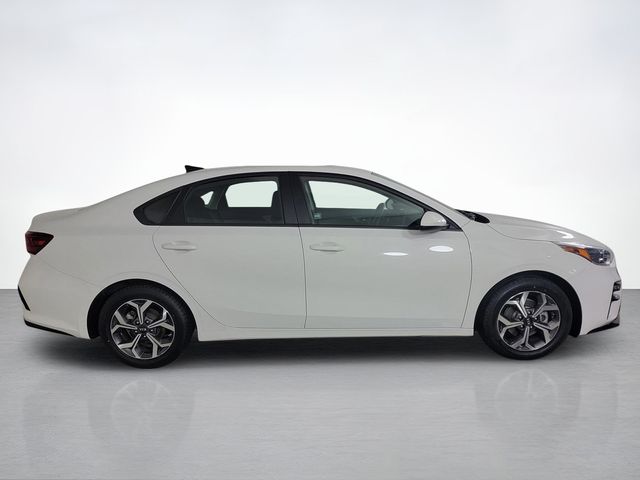 Used 2021 Kia Forte LXS with VIN 3KPF24ADXME334076 for sale in Canton, OH