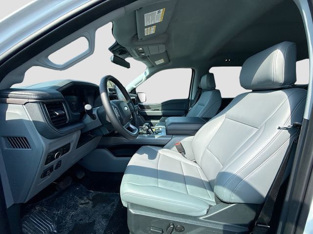 2025 Ford F-150 Lightning Flash - Photo 24
