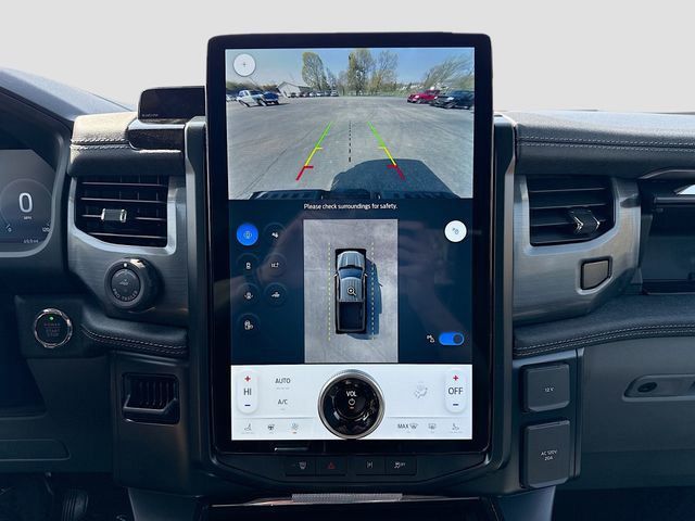 2025 Ford F-150 Lightning Flash - Photo 14