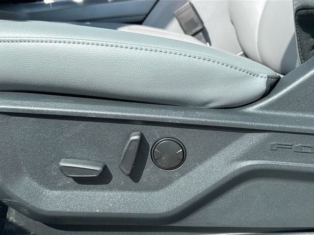 2025 Ford F-150 Lightning Flash - Photo 22