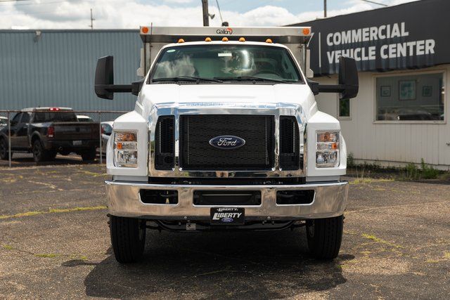 2024 Ford F-650 photo 3