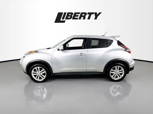2016 Nissan Juke SV photo 4