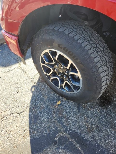 2023 Ford F-150 XLT photo 2