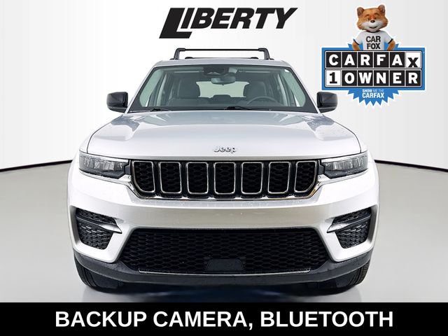 2023 Jeep Grand Cherokee Laredo photo 2