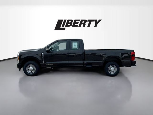 2024 Ford F-350 photo 4