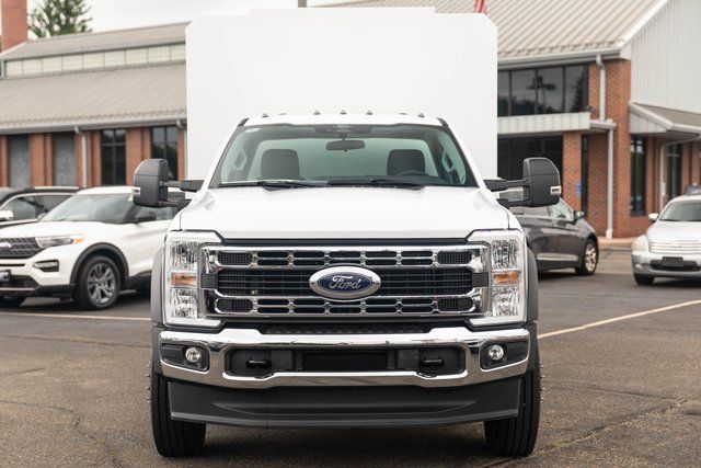 2024 Ford F-600 photo 3