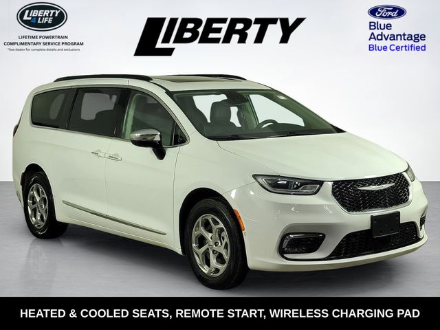 2023 Chrysler Pacifica Limited AWD's photo