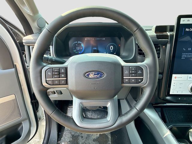 2025 Ford F-150 Lightning Flash - Photo 11