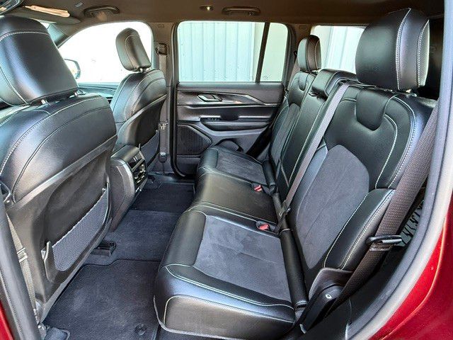 2023 Jeep Grand Cherokee Altitude - Photo 13