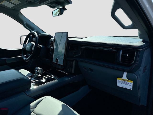 2025 Ford F-150 Lightning Flash - Photo 32