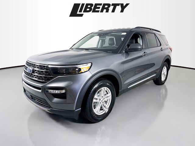 2023 Ford Explorer XLT photo 3