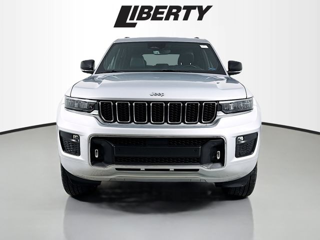 2022 Jeep Grand Cherokee Overland photo 2
