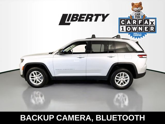 2023 Jeep Grand Cherokee Laredo photo 4