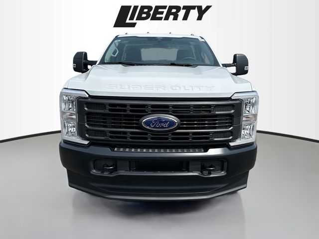 2025 Ford F-250 photo 2