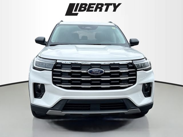 2025 Ford Explorer photo 2