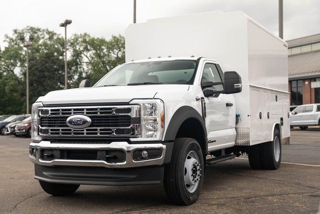 2024 Ford F-600 photo 4