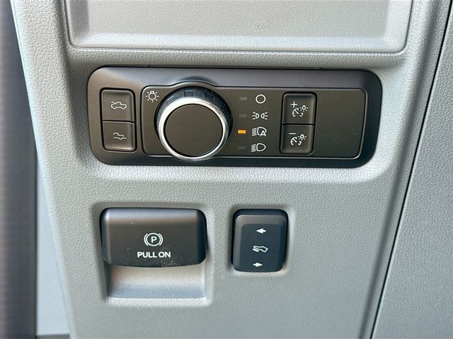 2025 Ford F-150 Lightning Flash - Photo 10