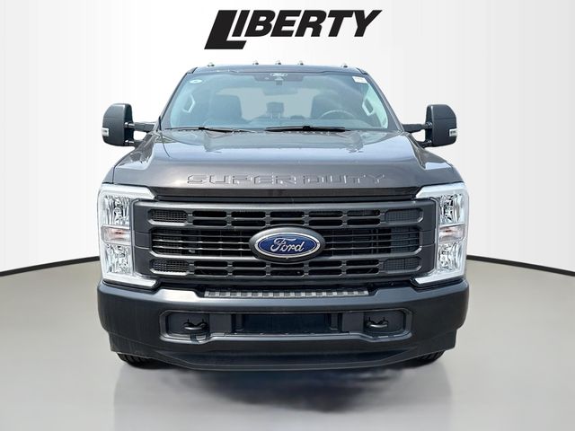 2024 Ford F-350 photo 2