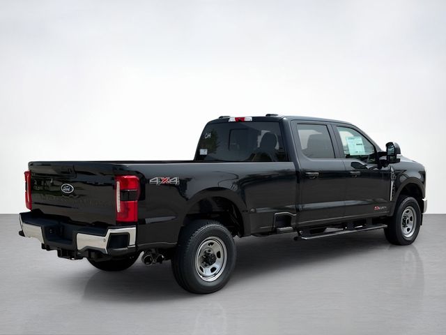 2025 Ford F-350 XL photo 3