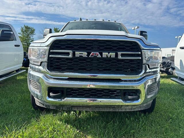 2024 Ram 5500 Tradesman photo 2