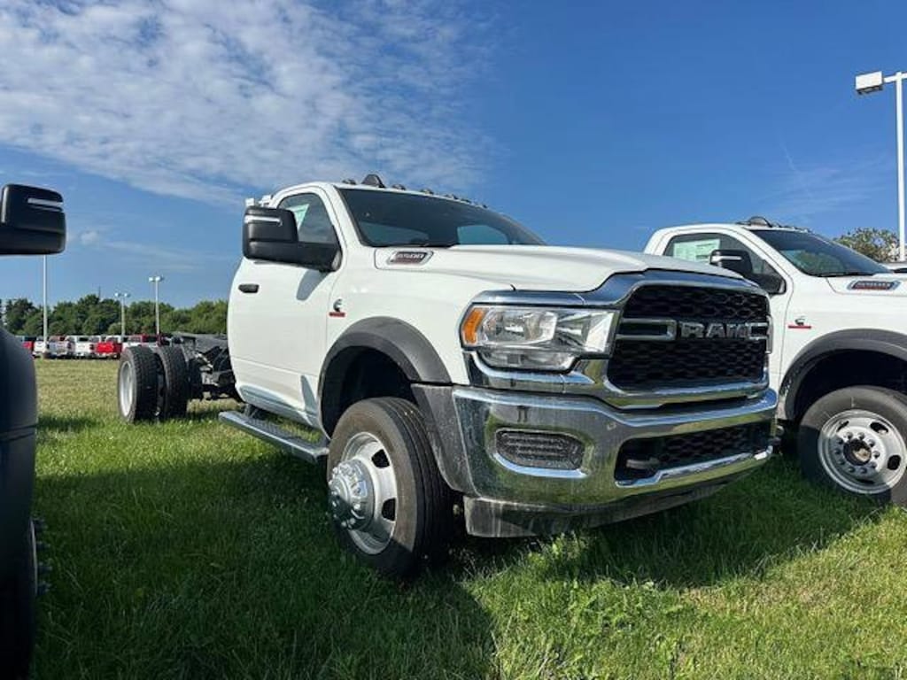 New 2024 Ram 5500 Chassis Cab 5500 TRADESMAN CHASSIS REGULAR CAB 4X4 84' CA Pickup